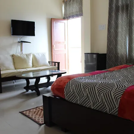 Hotel Deodar Villa-3